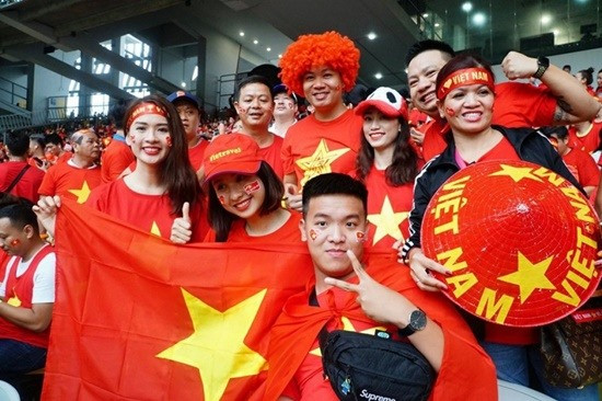 Tham gia cổ vũ đội bóng đá U22 Việt Nam cùng Vietravel.