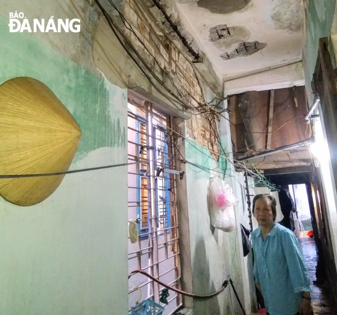 Khu tập thể 324 Hùng Vương xuống cấp nhiều năm nay nhưng chưa có phương án di dời. Ảnh: HÀN NGUYÊN