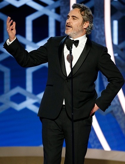 Joaquin Phoenix có bài phát biểu gây tranh cãi trên sân khấu Quả Cầu Vàng 2020. Ảnh: Reuters.