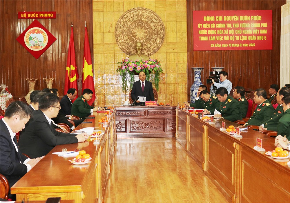 2. Thủ tướng Nguyễn Xuân Phúc kết luận buổi làm việc tại Bộ Tư lệnh Quân khu 5