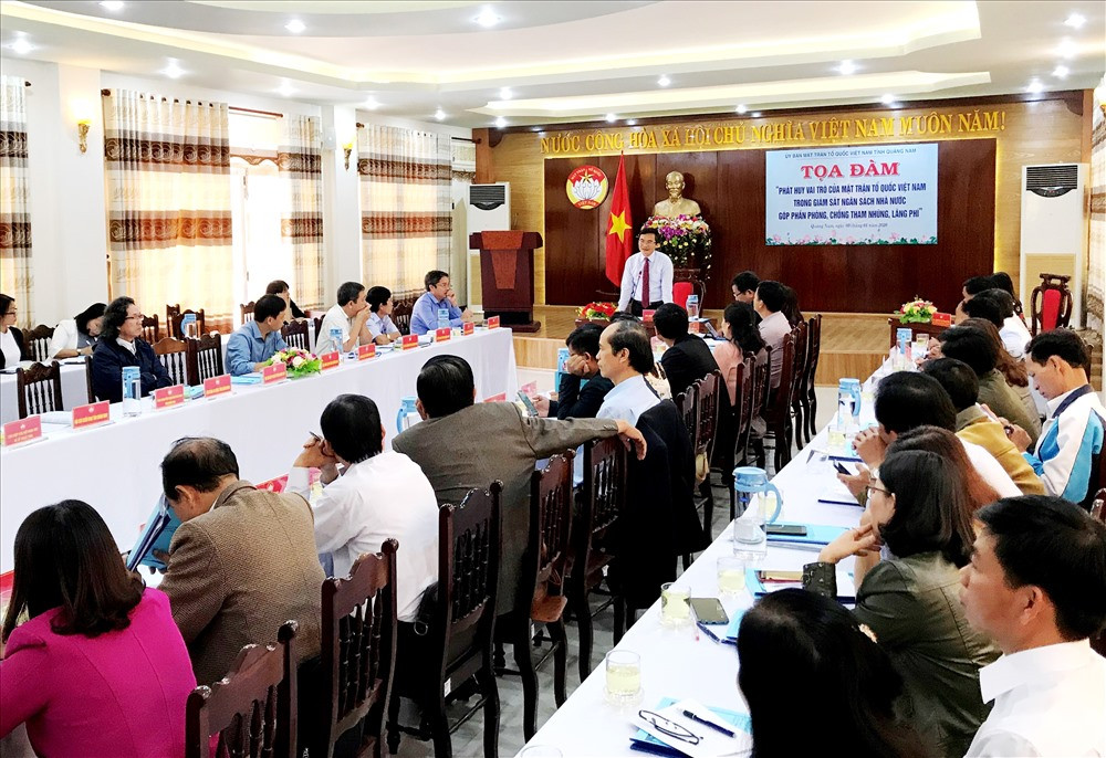 Ủy ban MTTQ Việt Nam tỉnh tổ chức tọa đàm về vai trò giám sát ngân sách nhà nước của Mặt trận các cấp. Ảnh: V.A