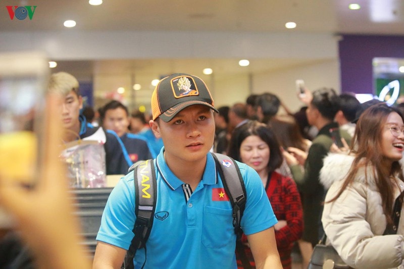 Tối qua (17-1) các cầu thủ U23 Việt Nam đã trở về nước từ Thái Lan.