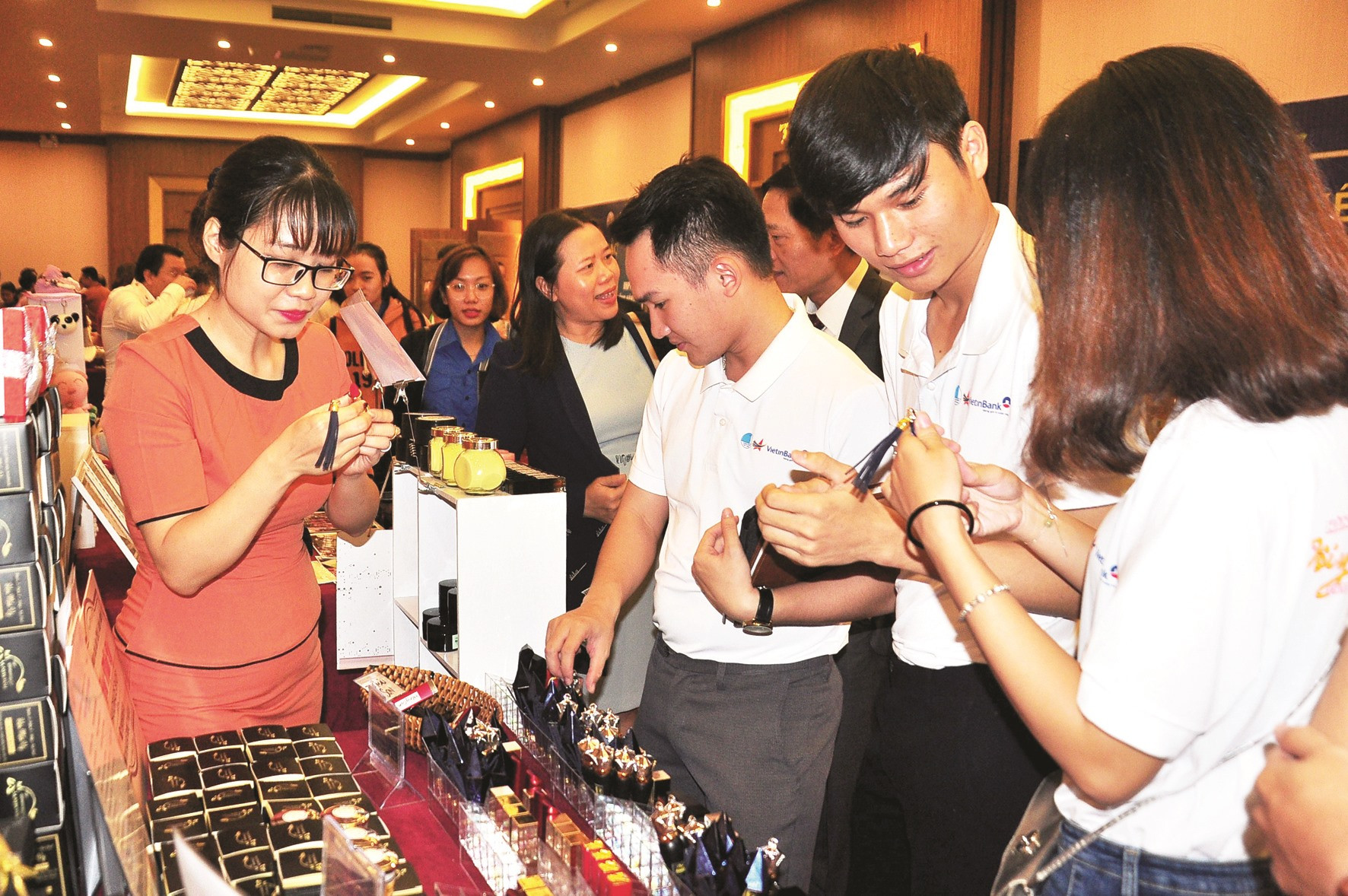 Sản phẩm khởi nghiệp của thanh niên Quảng Nam tham gia trưng bày tại Ngày hội khởi nghiệp Quảng Nam năm 2019. Ảnh: VINH ANH
