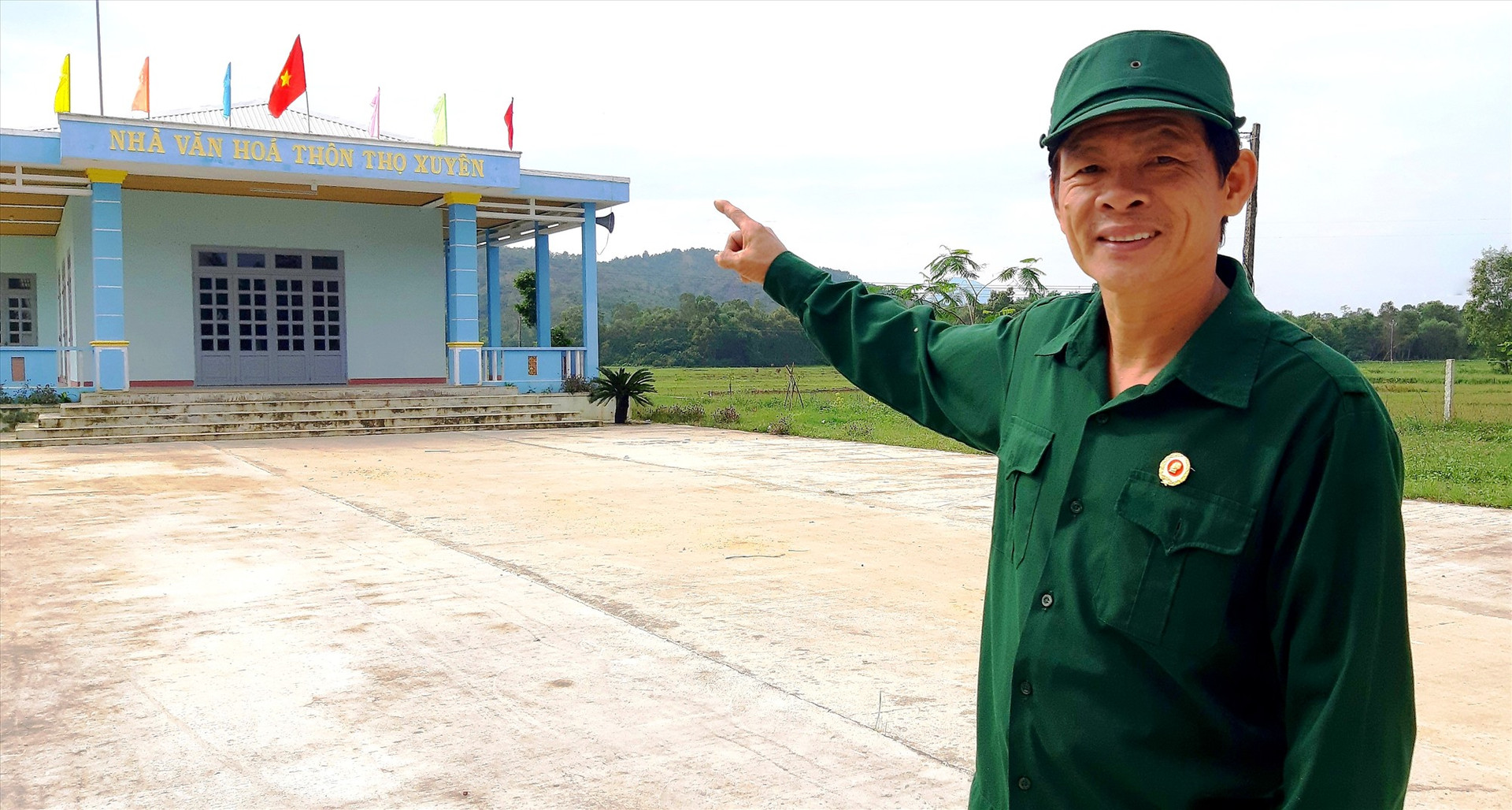 Cựu chiến binh Nguyễn Hữu Long đã hiến 2.600m2 đất góp phần xây dựng Nhà sinh hoạt văn hóa thôn Tân Thọ (xã Duy Châu, Duy Xuyên). Ảnh: THÀNH SỰ