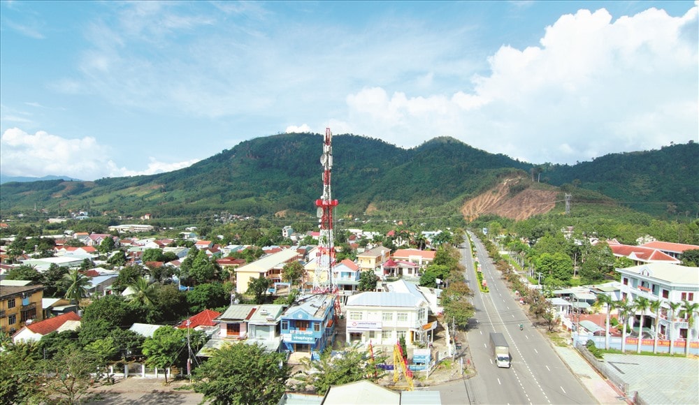 Trục đường Hồ Chí Minh không chỉ giúp để Khâm Đức phát triển, mà còn kết nối liên vùng, mở cơ hội hình thành chuỗi đô thị miền núi. Ảnh: NGƯỚC CÔNG