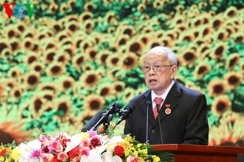 Tại buổi lễ, ông Hà Ký (87 tuổi, đảng viên lão thành ở phường Nghĩa Đô, quận Cầu Giấy, Hà Nội) phát biểu tại Lễ kỷ niệm, trong đó nhấn mạnh: Trải qua 90 năm phát triển, Đảng Cộng sản ngày càng khẳng định được vai trò dẫn dắt dân tộc. Ngày nay, Đảng tăng cường mối quan hệ máu thịt với nhân dân và từng bước tự làm trong sạch, phù hợp với ý chí và nguyện vọng của nhân dân. 