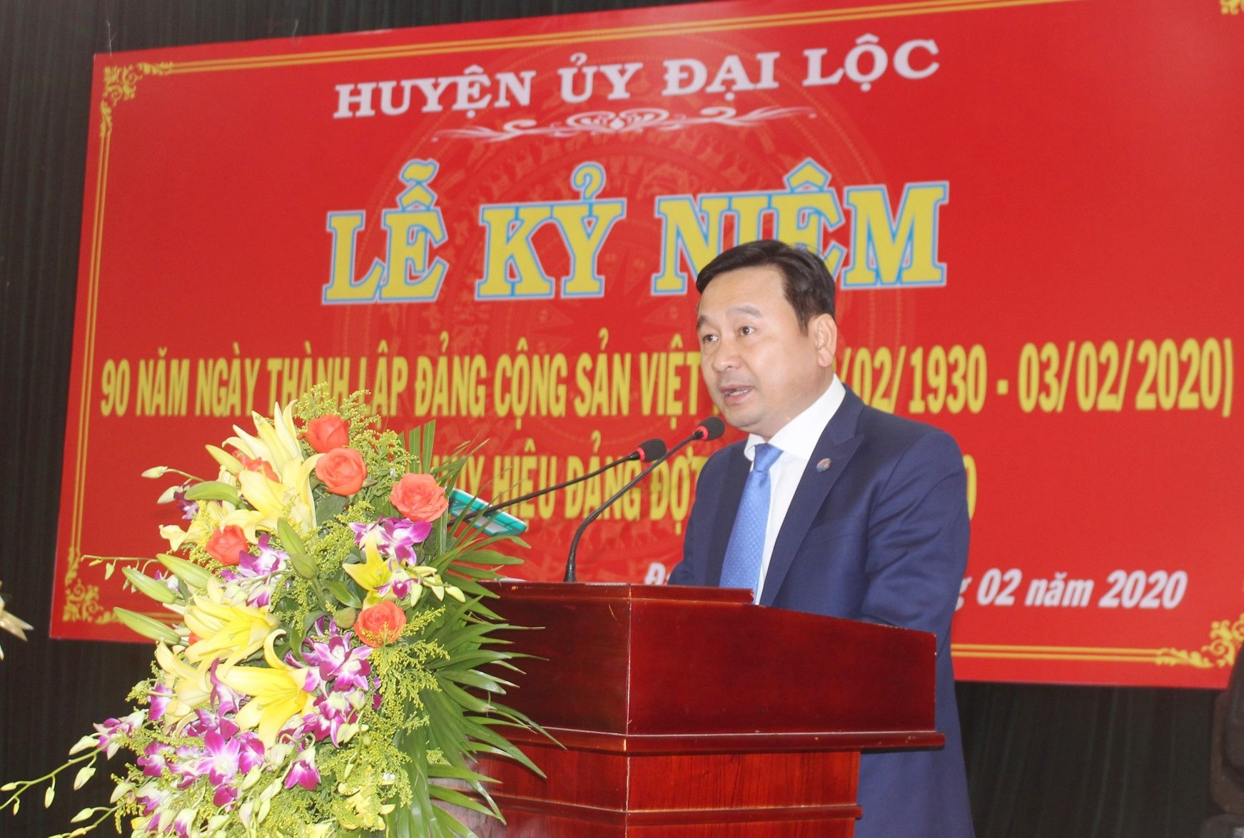 Bí thư Huyện ủy Đại Lộc Nguyễn Công Thanh đọc diễn văn tại lễ kỷ niệm. Ảnh: H.LIÊN