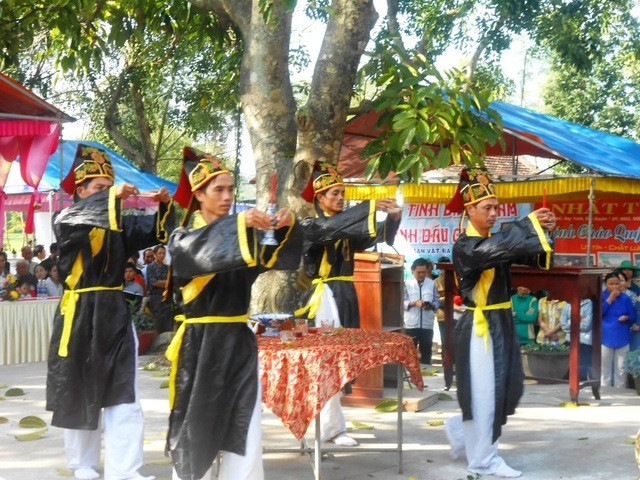 Lễ hội Bà Chiêm Sơn ở huyện Duy Xuyên dung hòa giữa nghi thức cổ lễ và tân lễ với các hoạt động hội hè. Ảnh: H.L