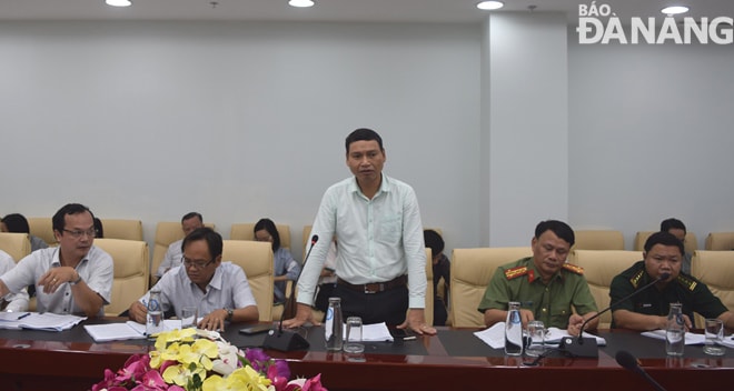 Phó Chủ tịch UBND thành phố Hồ Kỳ Minh (giữa) phát biểu tại buổi làm việc. Ảnh: HOÀNG HIỆP