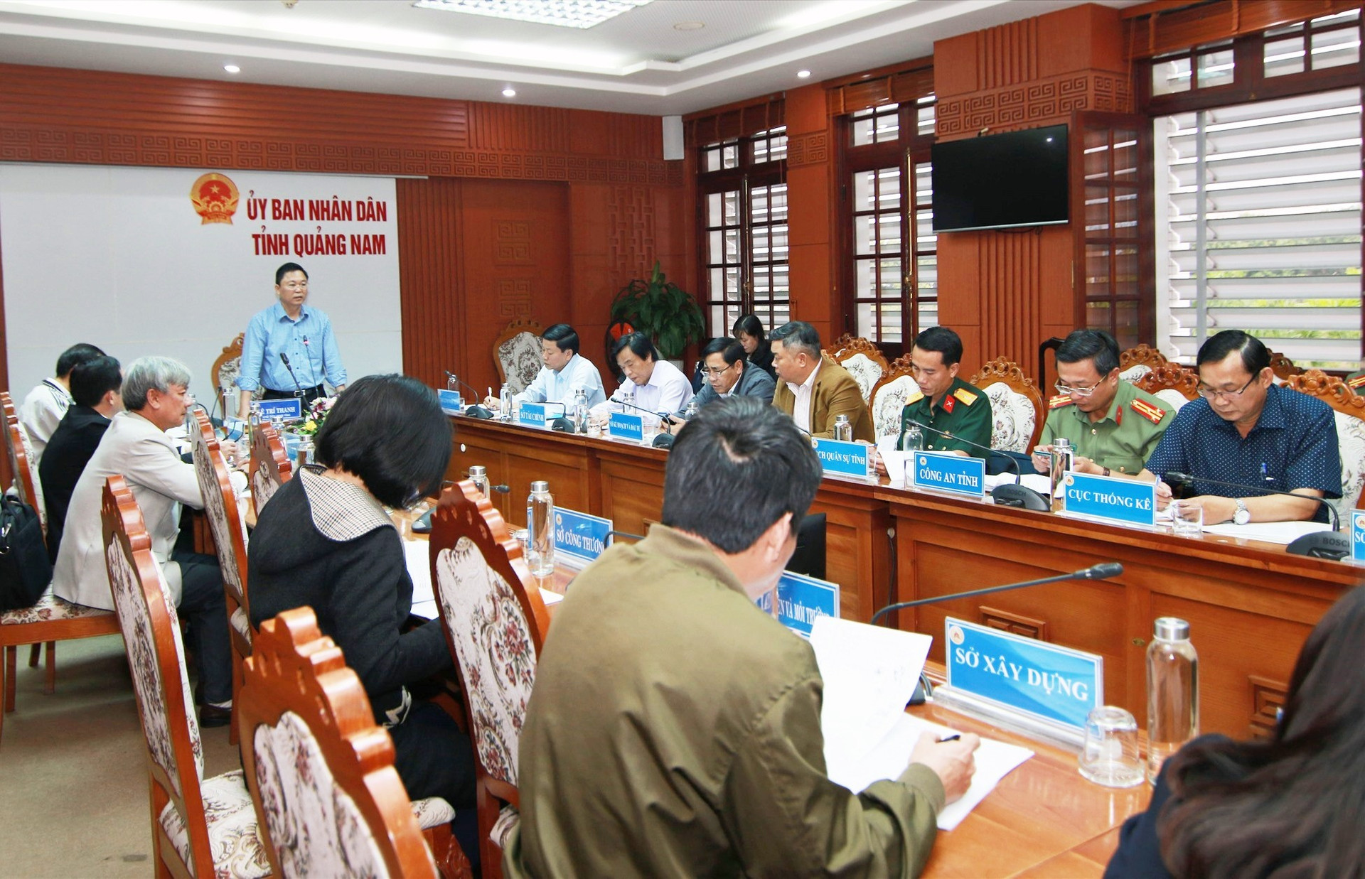 Chủ tịch UBND tỉnh Lê Trí Thanh phát biểu tại cuộc họp. Ảnh: S.C