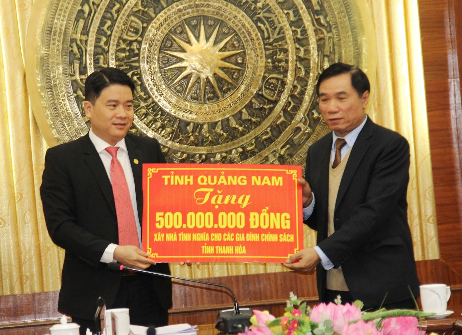 Hỗ trợ 500 triệu đồng giúp xây dựng nhà tình nghĩa tại Thanh Hóa. Ảnh: A.N