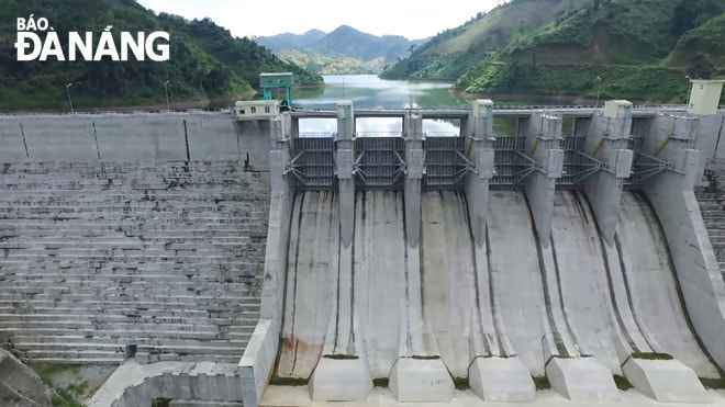 Thủy điện Sông Bung 4 dừng vận hành xả nước về hạ du trong 6 ngày tháng 2-2020. Ảnh: HOÀNG HIỆP