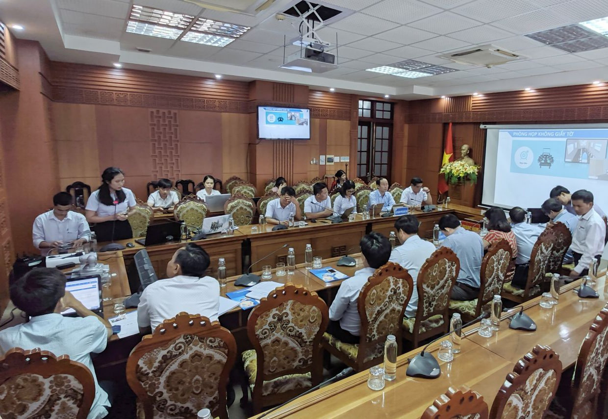 VNPT Quảng Nam đã đầu tư lắp đặt 20 điểm hội nghị truyền hình trực tuyến, bao gồm các điểm cầu tại Văn phòng Tỉnh ủy, Văn phòng UBND tỉnh và Văn phòng HĐND-UBND 18 địa phương cấp huyện trên địa bàn tỉnh. Ảnh: Đ.H
