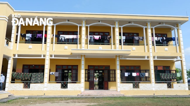Trung tâm Huấn luyện dự bị động viên Đồng Nghệ rộng 6 hecta gồm 3 dãy nhà được dùng để bố trí nơi ở cho các công dân trở về. Ảnh: PHAN CHUNG
