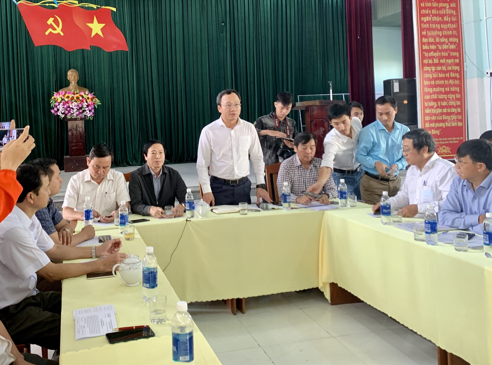 Ông Khuất Việt Hùng - Phó Chủ tịch chuyên trách Ủy ban ATGT Quốc gia phát biểu tại cuộc họp. Ảnh: Nhóm P.V