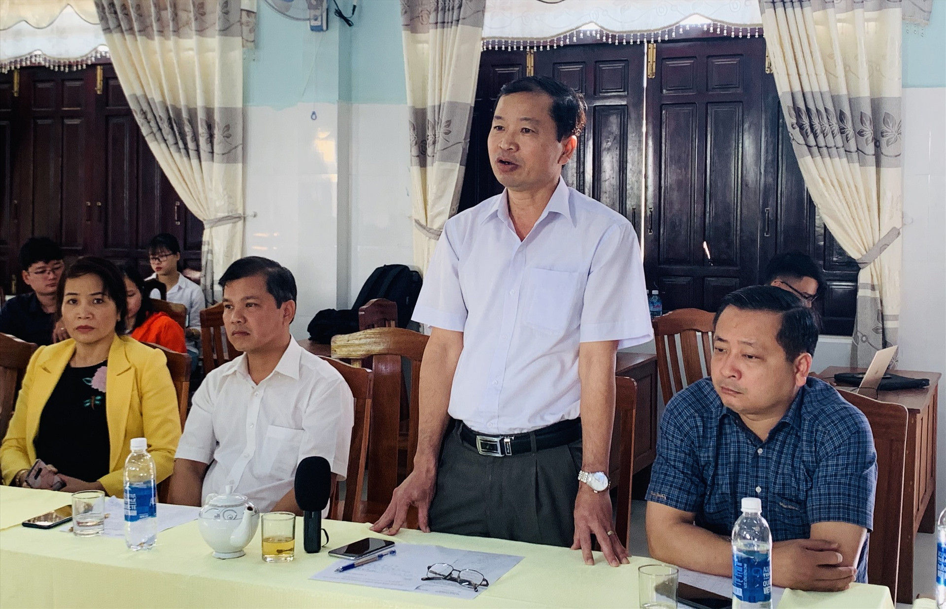 Ông Trần Văn Mai - Chủ tịch UBND huyện Đại Lộc phát biểu tại cuộc họp. Ảnh: Nhóm P.V