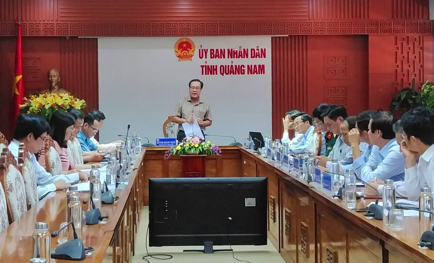 Phó Chủ tịch Thường trực UBND tỉnh Huỳnh Khánh Toàn kết luận cuộc họp. Ảnh: M.L
