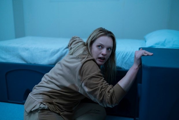 Diễn viên Elisabeth Moss trong một cảnh phim “The Invisible Man.” (Nguồn: Universal Pictures)