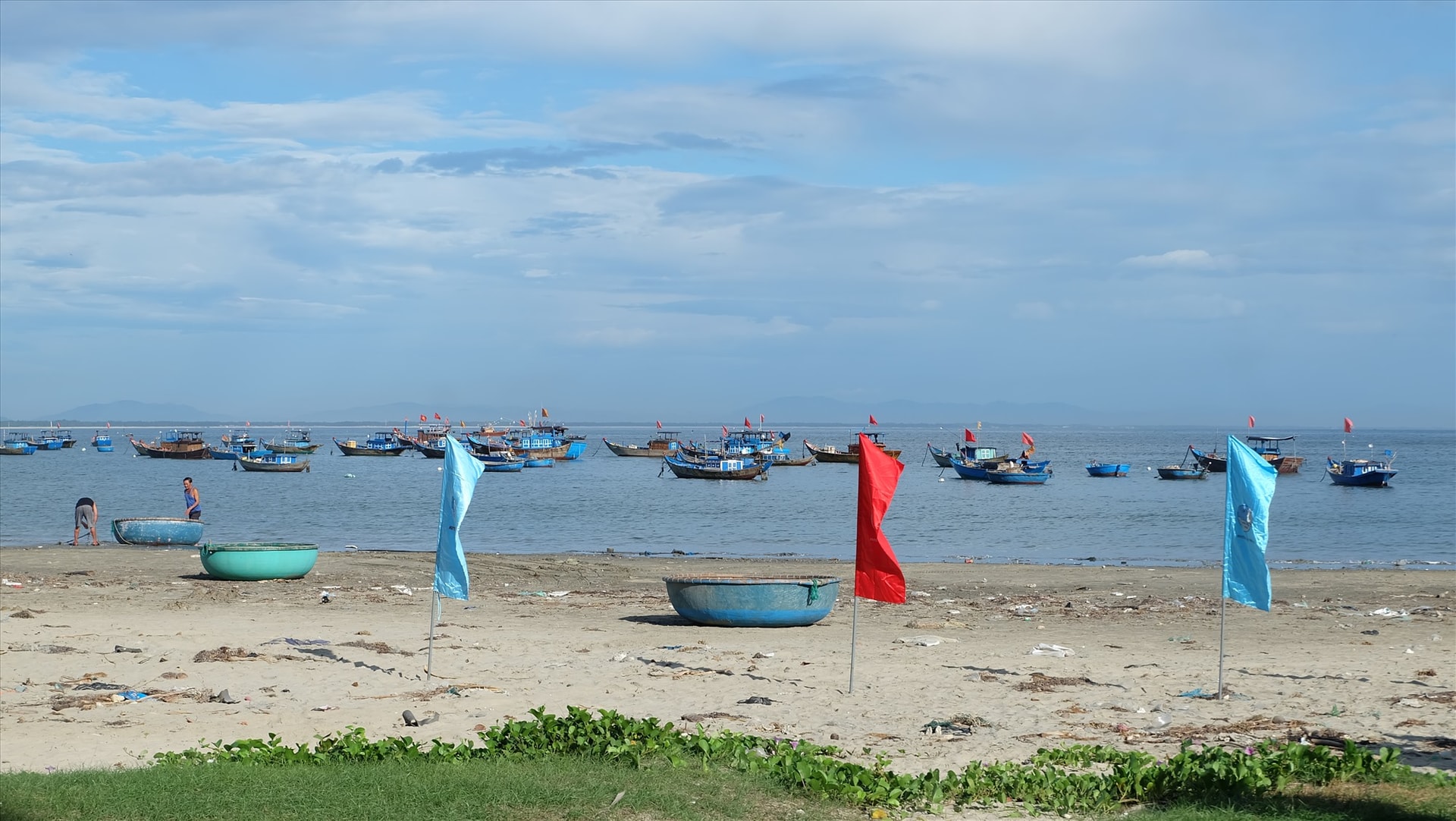 UBND yêu cầu khẩn trương khắc phục tồn tại, hạn chế trong triển khai chống khai thác IUU. Ảnh: M.L