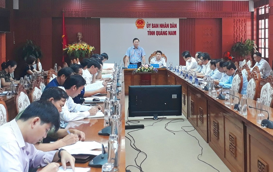 Chủ tịch UBND tỉnh Lê Trí Thanh nhấn mạnh vai trò quan trọng của chính quyền điện tử. Ảnh: X.P