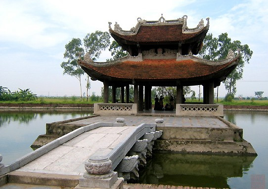 Thủy đình, Đền Đô, Bắc Ninh ngày nay tương truyền được xây dựng trên dấu vết dòng Tiêu Tương. Ảnh: nguồn internet