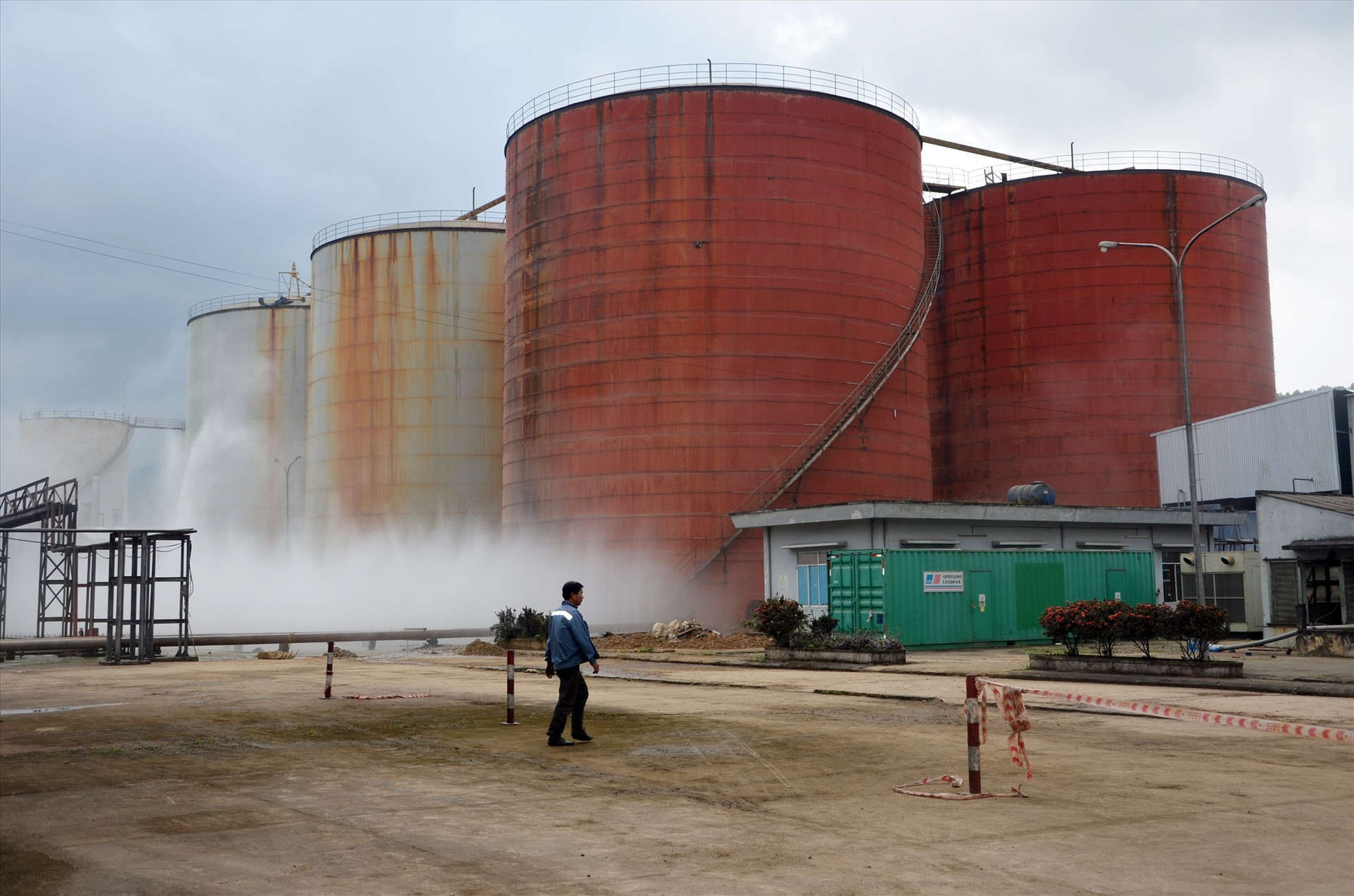 Nhà máy sản xuất cồn Đại Tân của Công ty CP Nhiên liệu sinh học Tùng Lâm phải tạm dừng hoạt động do người dân phản đối việc gây ô nhiễm.Ảnh: H.P