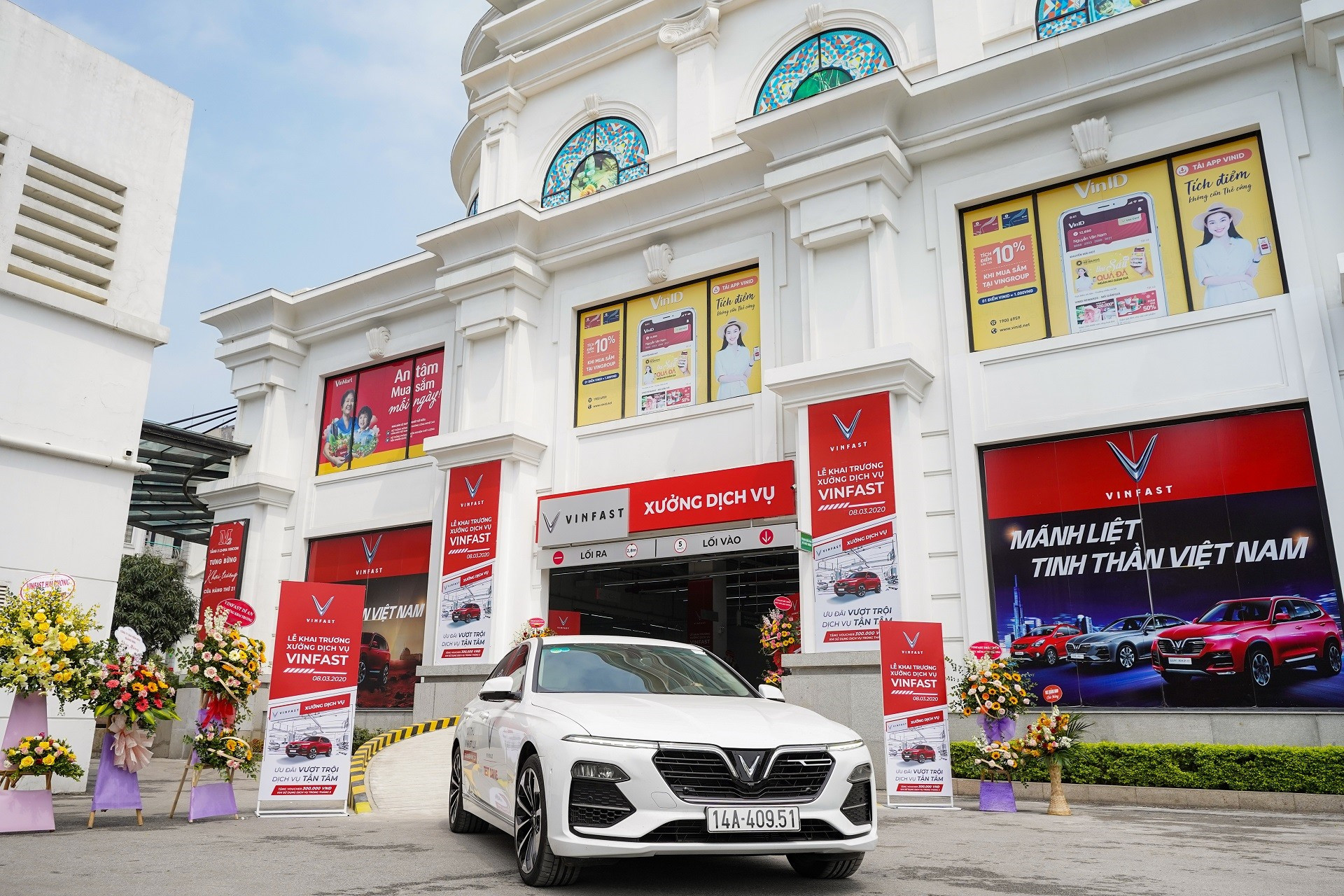 Đến cuối năm 2020, VinFast sẽ trở thành hãng xe duy nhất trên thị trường có điểm bảo hành, sửa chữa xe ở tất cả các tỉnh thành, hướng tới mục tiêu là hãng xe chăm sóc khách hàng tốt nhất Việt Nam.