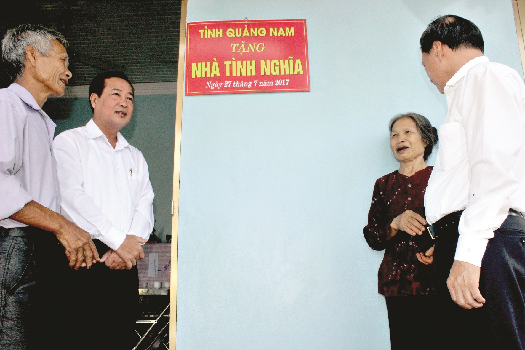 Một ngôi nhà tình nghĩa do tỉnh Quảng Nam tặng gia đình chính sách ở Thanh Hóa được khánh thành dịp 70 năm ngày Thương binh - liệt sĩ. Ảnh: D.L