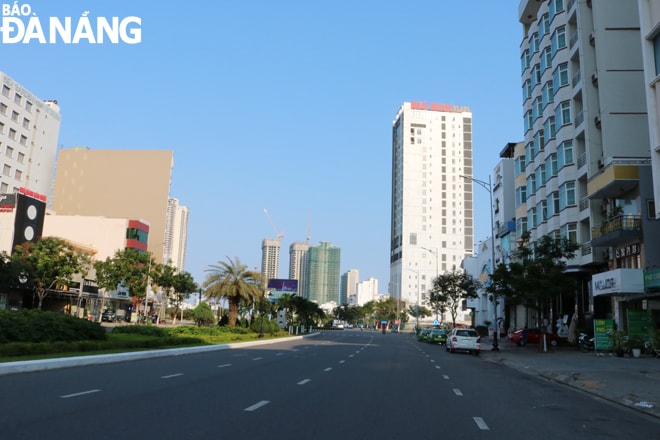 Một góc đường Phạm Văn Đồng, quận Sơn Trà