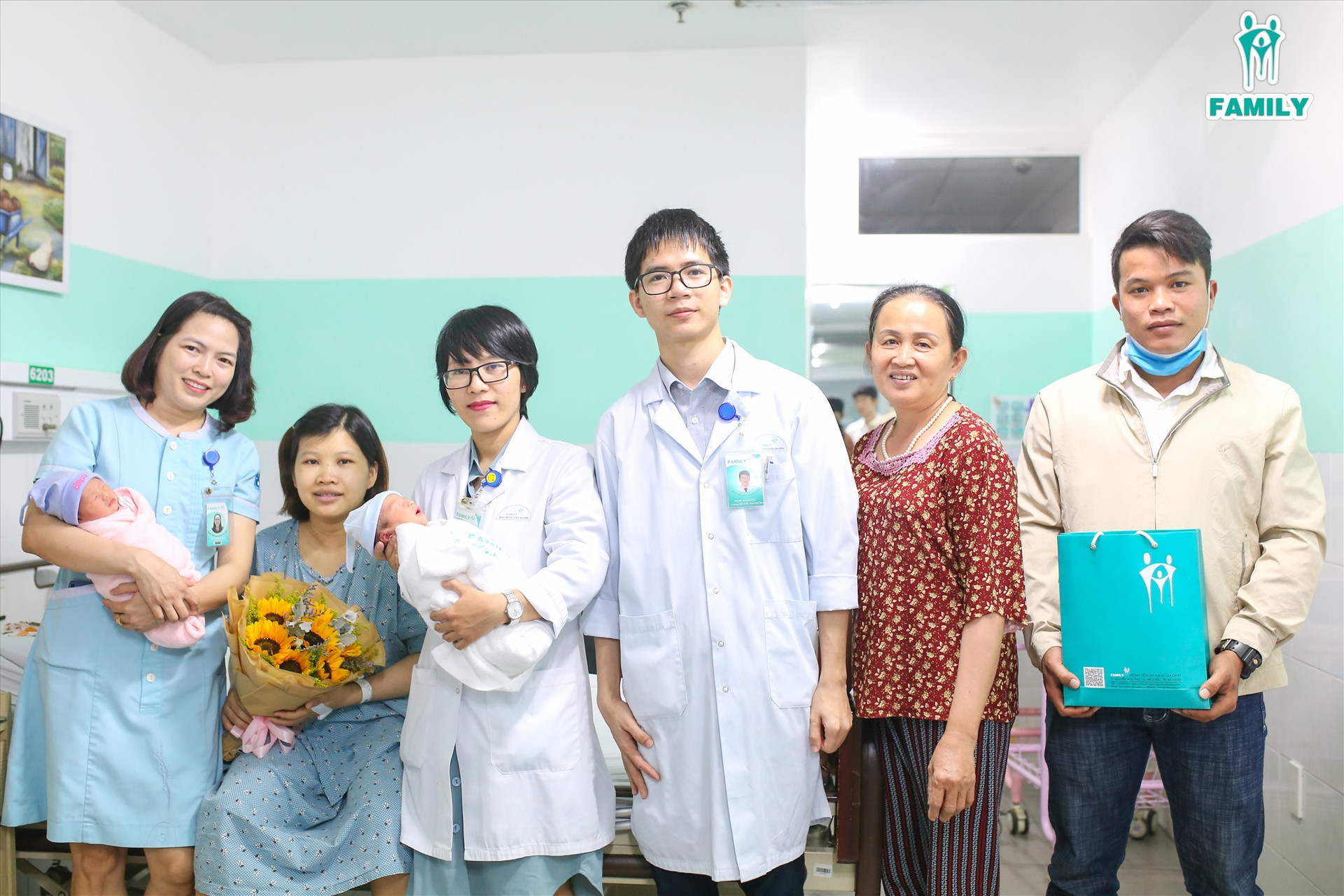 Sự tận tình và tài năng của đội ngũ y bác sỹ Bệnh viện Đa khoa Gia Đình đã giúp vợ chồng chị L có được niềm hạnh phúc mãn nguyện