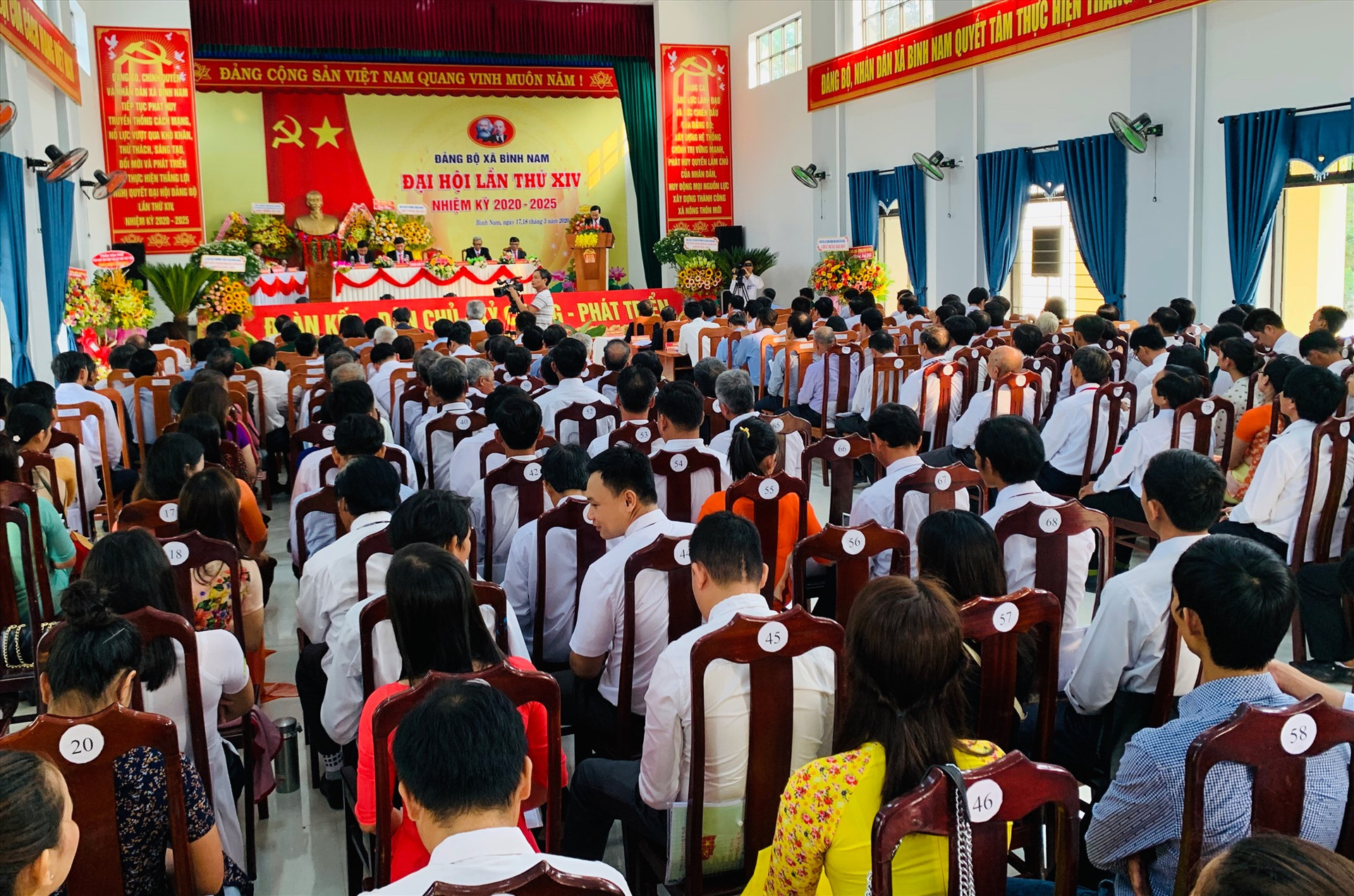 Quang cảnh Đại hội Đảng bộ xã Bình Nam lần thứ XIV nhiệm kỳ 2020 - 2025. Ảnh: PHAN VINH