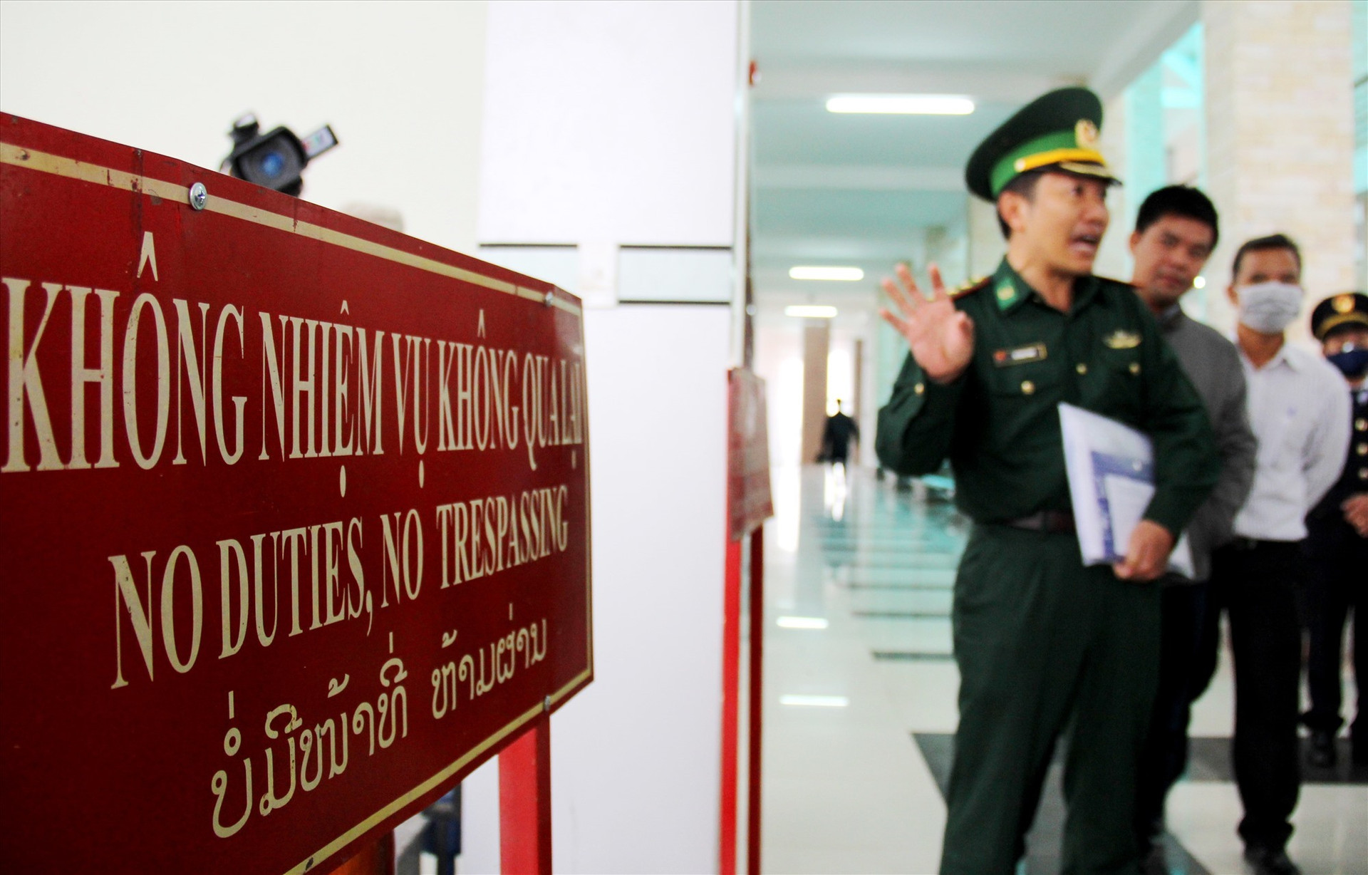 Khu vực cửa khẩu Nam Giang, nơi tiếp nhận và cách ly 9 công dân đồng bào Mông được lực lượng chức năng của Lào bàn giao. Ảnh: A.N