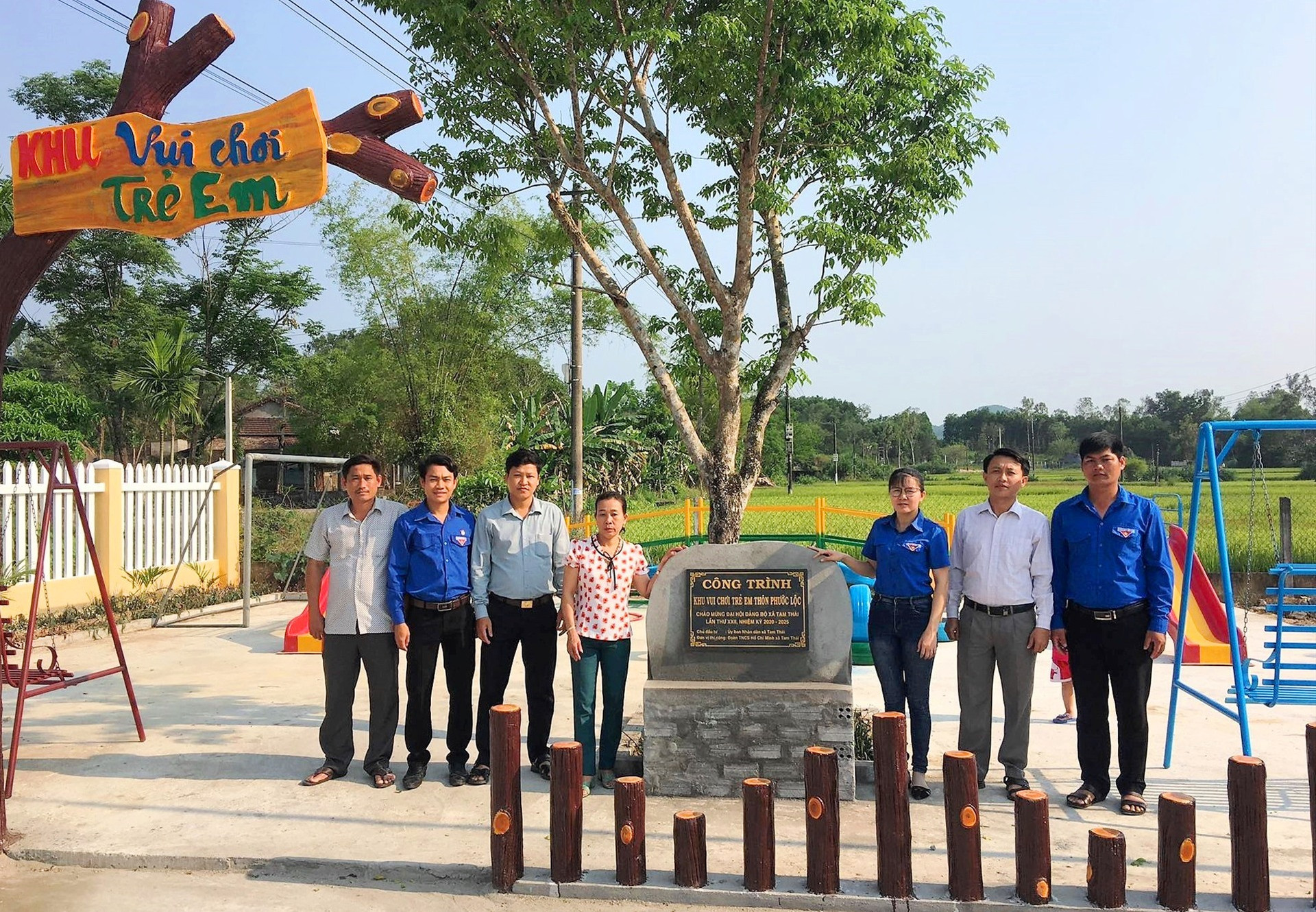 Đoàn thanh niên xã Tam Thái (huyện Phú Ninh) bàn giao khu vui chơi Phước Lộc cho địa phương quản lý. Ảnh: T.T