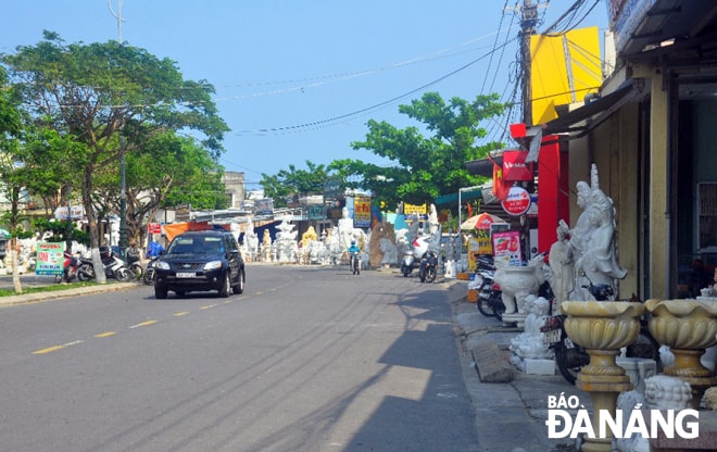 Hạ tầng kỹ thuật Làng nghề đá mỹ nghệ Non Nước - một trong những dự án đầu tư công năm 2020. Trong ảnh: Làng đá mỹ nghệ Non Nước hiện tại. Ảnh: THÀNH LÂN