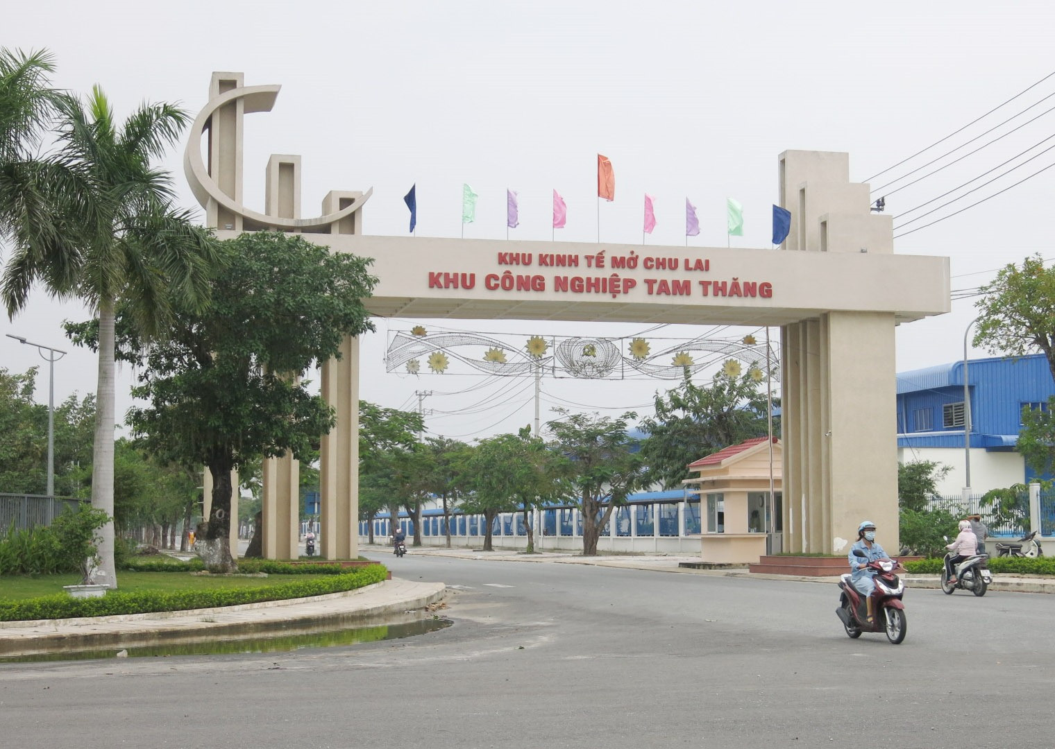 Đến nay, Khu công nghiệp Tam Thăng vẫn là địa chỉ thu hút đầu tư hàng đầu trên địa bàn tỉnh.Ảnh: T.D