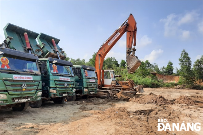 Các đơn vị nhà thầu bảo đảm đủ các phương tiện thi công để thực hiện dự án Nhà máy nước Hòa Liên giai đoạn 1. Ảnh: TRIỆU TÙNG