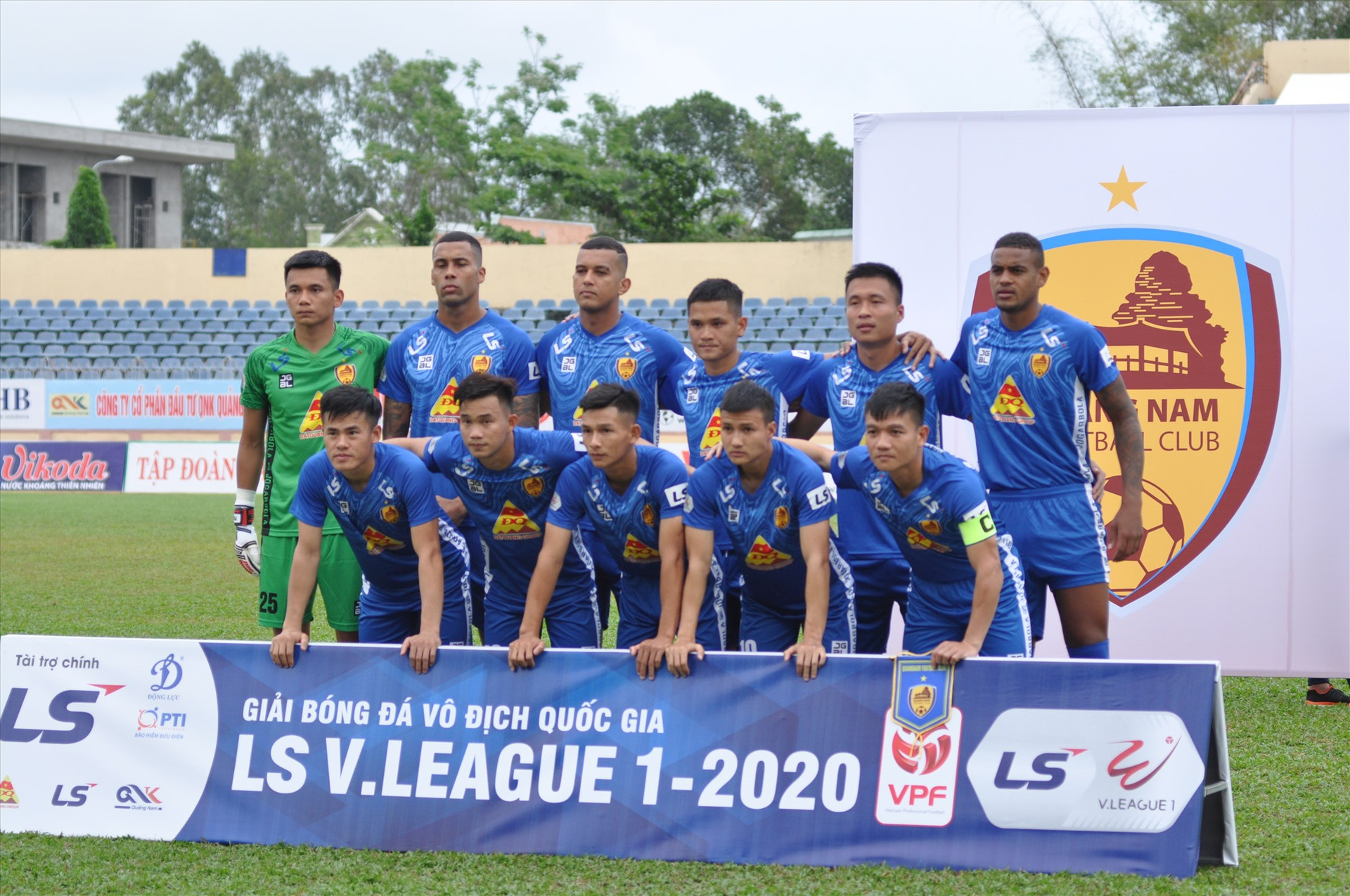 Nguyễn Văn Trạng (vị trí giữa hàng trước) ra sân ở đội hình xuất phát 2 trận liên tiếp. Ảnh: A.S