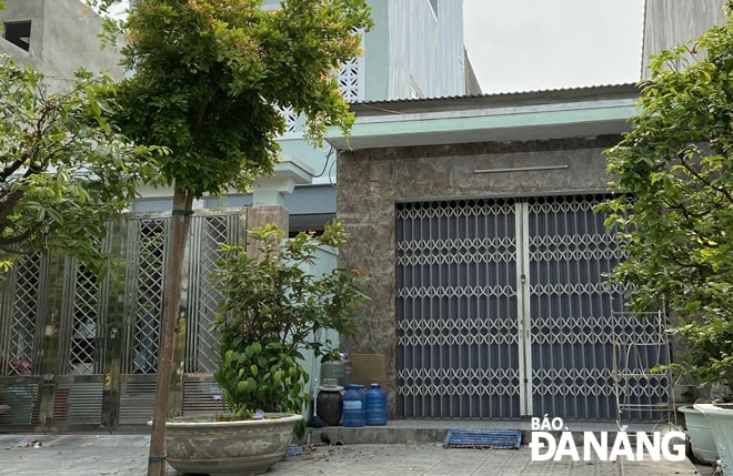 Tuyến đường Trần Duy Chiến dù hoàn thiện đã lâu, dân cư đông đúc nhưng đến nay vẫn chưa được cấp số nhà. Ảnh: HUỲNH LÊ