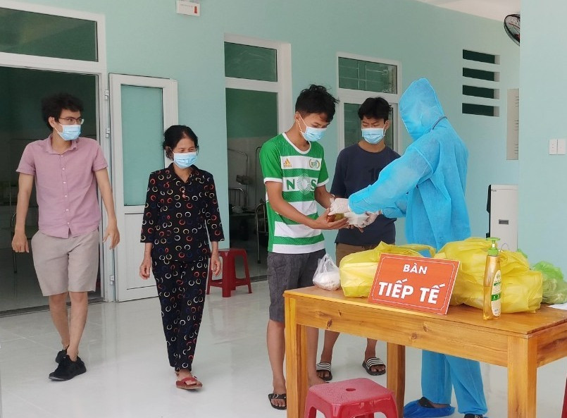 Người về tỉnh từ các địa phương có dịch sẽ được giám sát y tế chặt chẽ, cách ly tập trung đối với người về từ TP.Hồ Chí Minh, Hà Nội. Ảnh: D.L