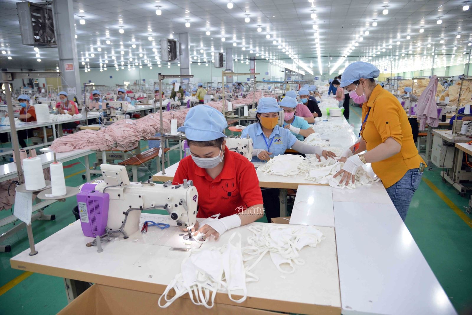 Năng lực sản xuất khẩu trang vải của Việt Nam rất lớn. Ảnh: Mạnh Linh/Báo Tin tức.