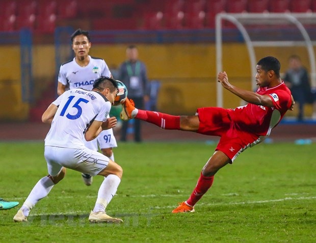 Các câu lạc bộ V-League phải chịu thiệt thòi nếu thi đấu không có 