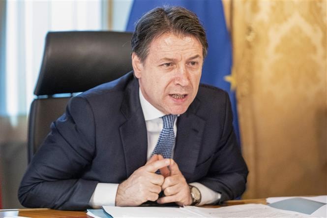 Thủ tướng Italy Giuseppe Conte trong cuộc họp trực tuyến với các nhà lãnh đạo Nhóm các nền kinh tế phát triển và mới nổi (G20) về dịch COVID-19. Ảnh: AFP/TTXVN