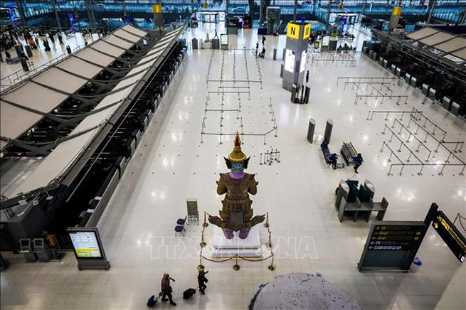Cảnh vắng vẻ tại nhà chờ của sân bay Suvarnabhumi ở Bangkok, Thái Lan ngày 3-4. Ảnh: AFP/TTXVN