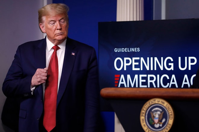 Tổng thống Donald Trump phát biểu tại cuộc họp báo ở Nhà Trắng: “Chúng ta sẽ mở cửa đất nước”. Ảnh: AP