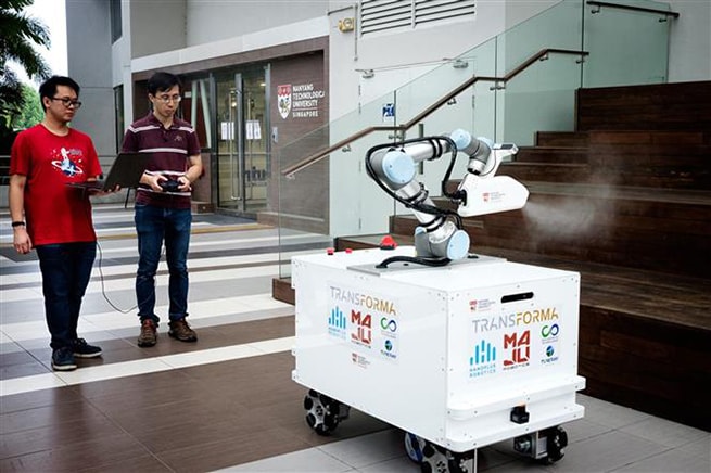 Robot
