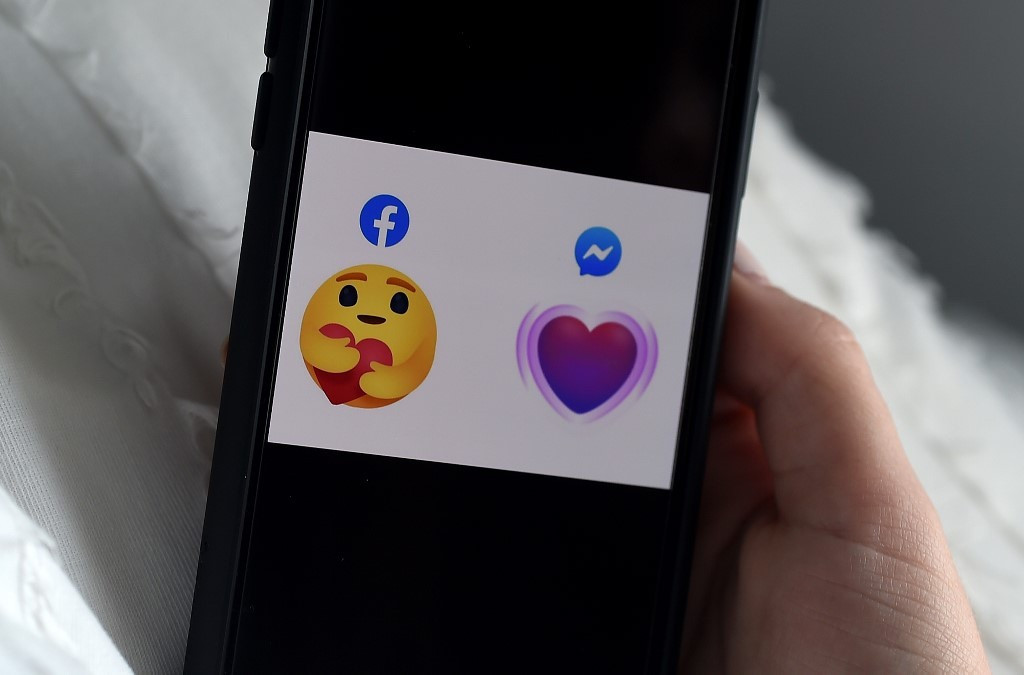 Hai biểu tượng cảm xúc mới trên Facebook và Messenger