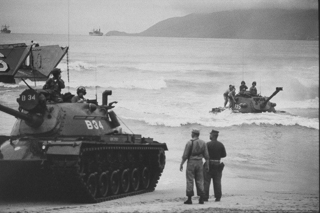 Quân Mỹ đổ vào bãi biển Xuân Thiều, Đà Nẵng, ngày 8.3.1965.