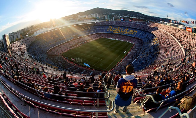 Với việc chuyển quyền sở hữu tên sân Camp Nou (ảnh), Barcelona hy vọng sẽ tạo được nguồn quỹ cần thiết, đóng góp cho cuộc chiến chống Covid-19 trên toàn cầu.                                    Ảnh: Alejandro García