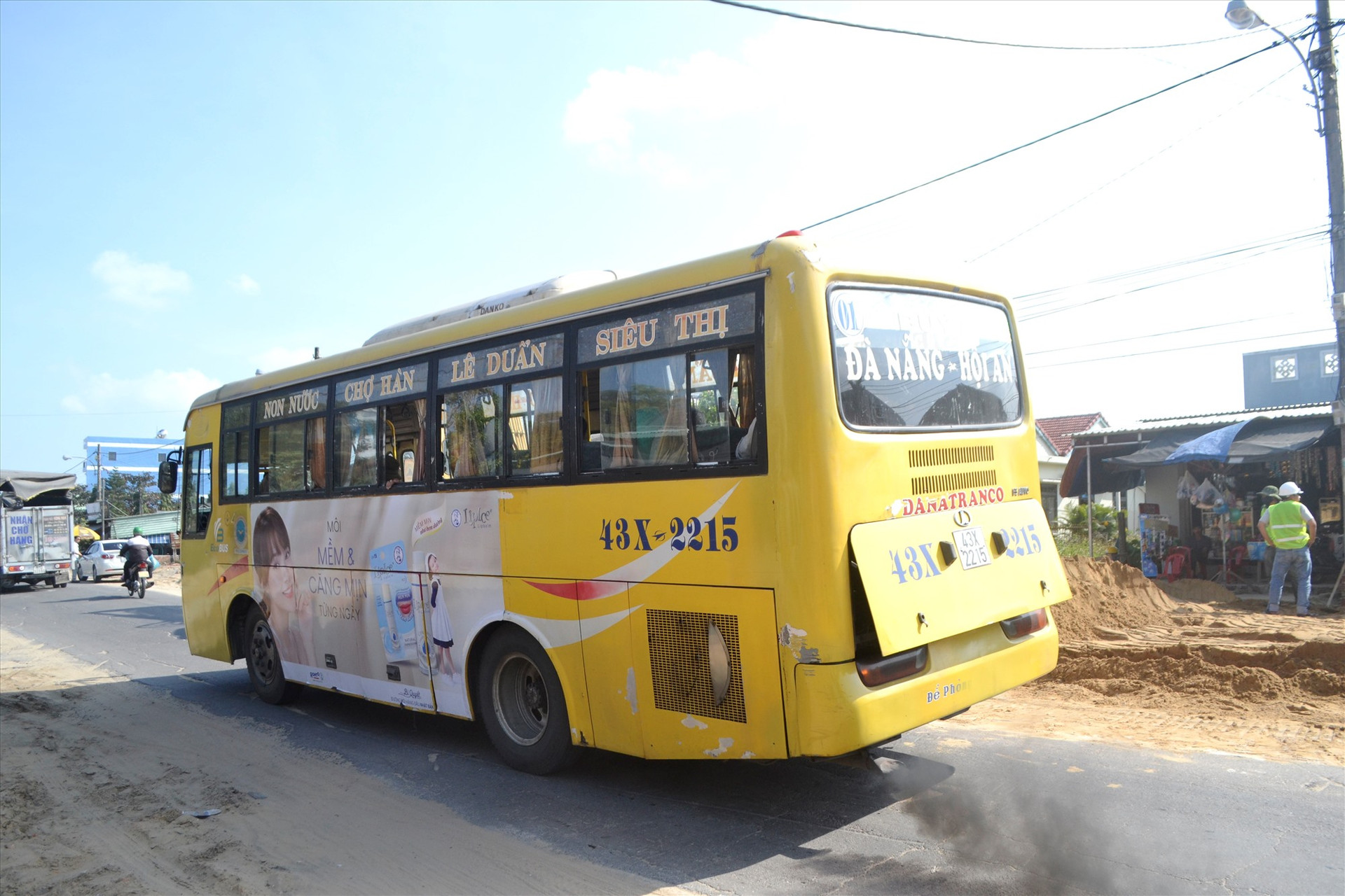Theo Công văn số 2655/UBND-VHXH ngày 22.4.2020 của UBND TP.Đà Nẵng, hoạt động xe buýt liên tỉnh Đà Nẵng-Quảng Nam tiếp tục tạm dừng kể từ ngày 23.4. Ảnh: T.C.T