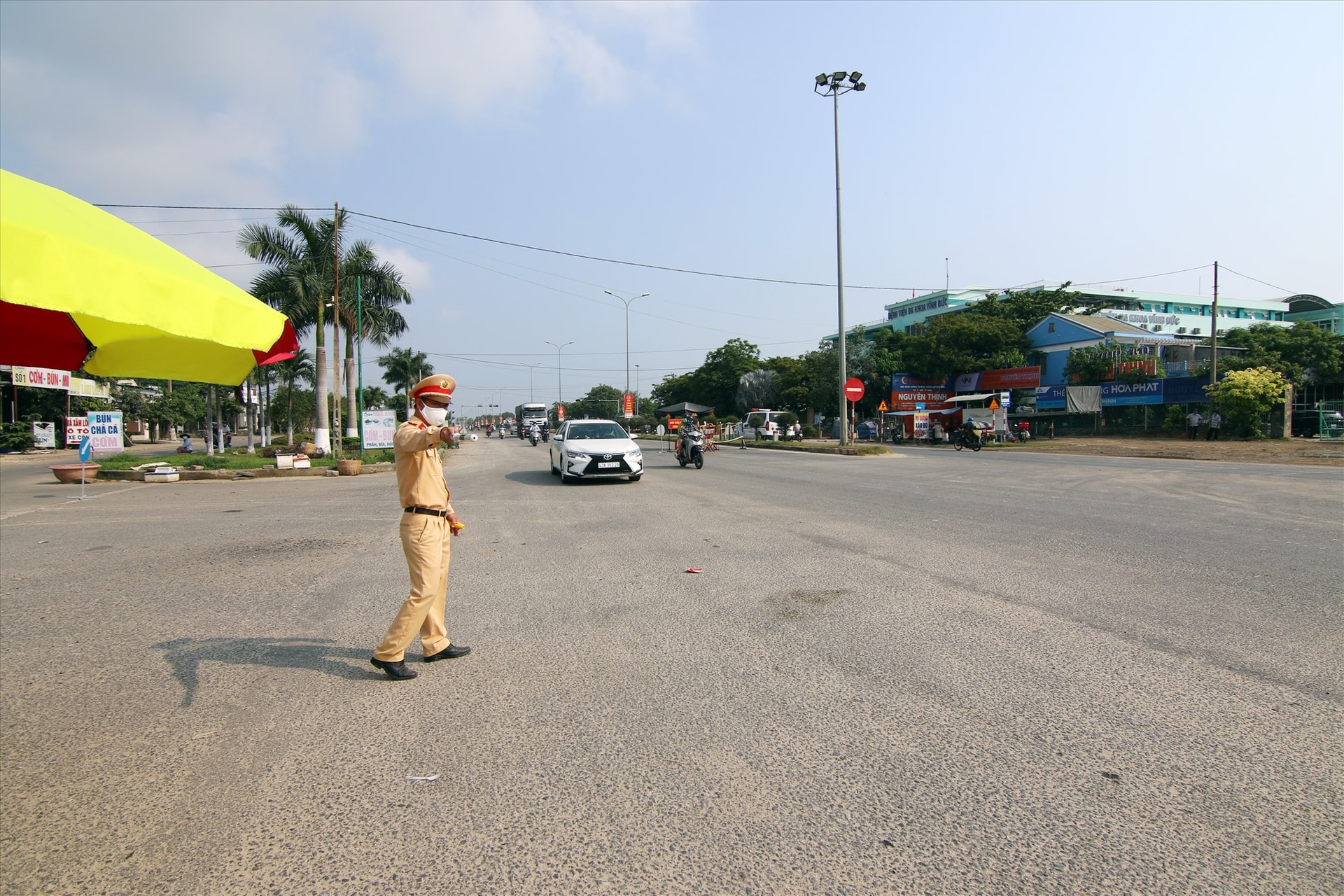 Lực lượng CSGT sẽ tích cực kiểm soát, vừa phòng chống dịch vừa đảm bảo an toàn giao thông trong dịp lễ 30.4, 1.5 năm nay. Ảnh: P.G